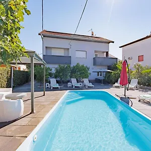 Crowonder Lucky House With Pool And Patio 30 Meters From The Appartement Zadar
